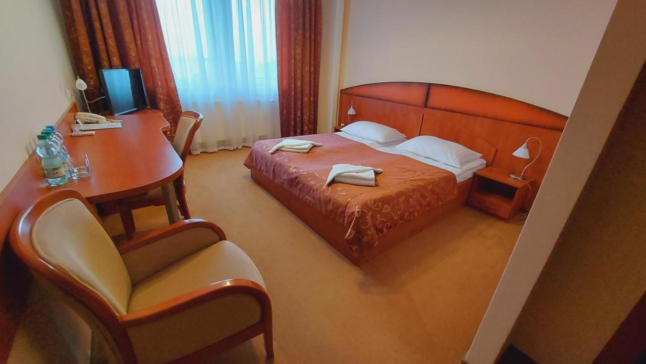 Hotel Stal Stalowa Wola Eksteriør billede